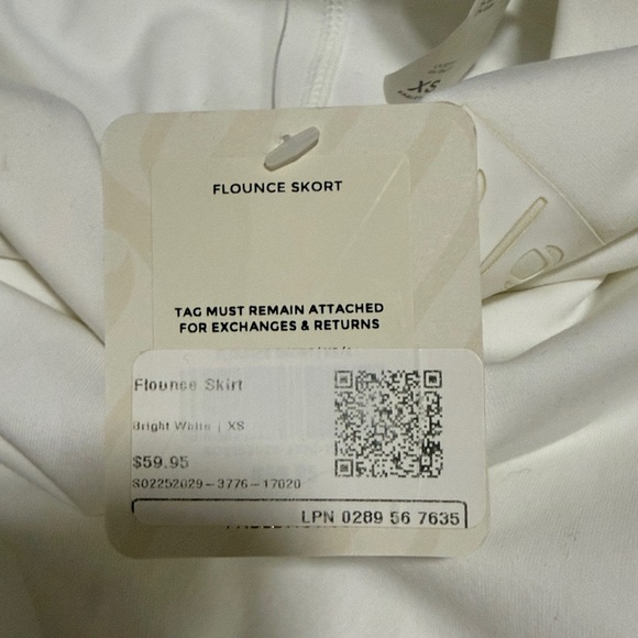 Fabletics Classic Pleated White Flounce Skort - Picture 6 of 10